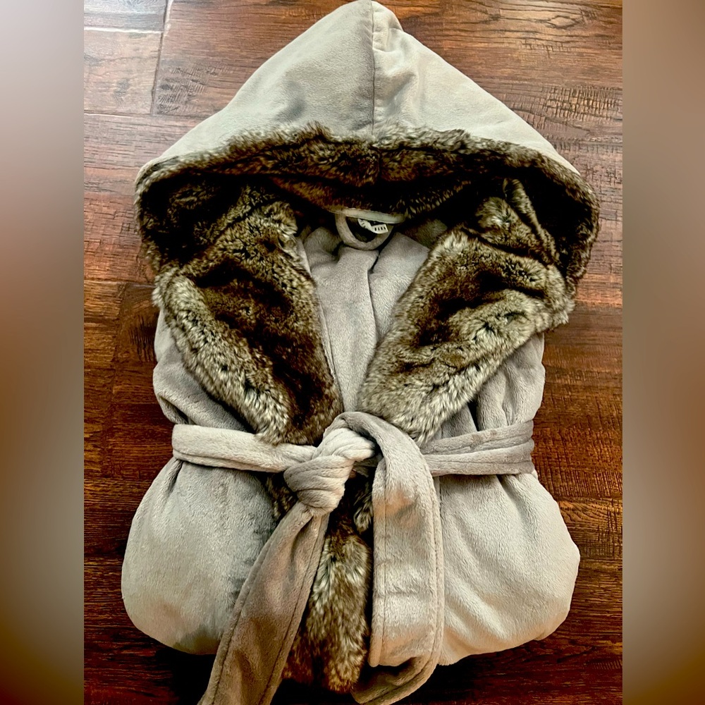 Pottery Barn Faux Fur Ombre Robe Grey, Medium